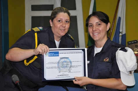 Participantes do Curso de Polícia Comunitária recebem certificados 