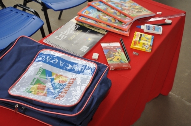Estudantes da rede municipal  receberão kits de material escolar