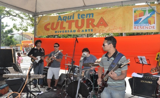 Fundação Casa da Cultura realiza neste domingo mais um “Música na Praça”