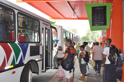 Prefeitura faz mudança em ponto de ônibus no Centro 