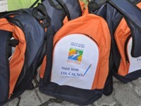 Estudantes da rede municipal começam a receber kit de material escolar