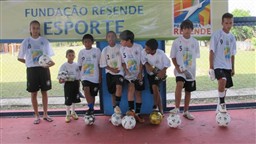 Futebol Cidadão: Prefeitura lança projeto na Cidade Alegria e no Paraíso
