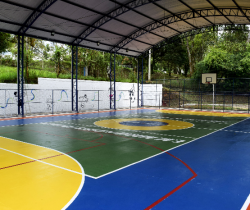 ESCOLA MARIA DE ASSIS BARBOZA, NO CABRAL, GANHA QUADRA POLIESPORTIVA COBERTA
