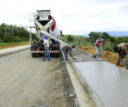 ESTRADA SURUBI-BULHÕES ESTÁ COM 70% DOS TRABALHOS CONCLUÍDOS