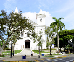 EVENTO NA PRAÇA QUER CONSCIENTIZAR JOVENS SOBRE IMPORTÂNCIA DO OUTUBRO ROSA E DO NOVEMBRO AZUL