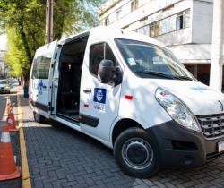 PROGRAMA ‘CONSULTÓRIO NA RUA’ RECEBE VEÍCULO PARA TRANSPORTE DE PROFISSIONAIS