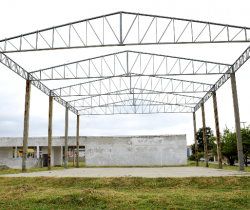 PREFEITURA RETOMA OBRAS DE PRAÇA DE ESPORTE E CULTURA PARALISADAS HÁ 6 ANOS