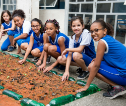 HORTA SOLIDÁRIA EM ESCOLA DE RESENDE GANHA NOVOS PROJETOS SUSTENTÁVEIS