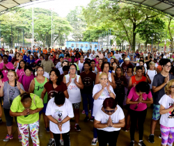 SEMANA MUNICIPAL DE YOGA É COMEMORADA COM AULÃO NESTE DOMINGO, DIA 16