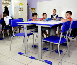 PREFEITURA RENOVA MOBILIÁRIO ESCOLAR DA REDE MUNICIPAL DE ENSINO