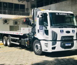 FROTA DA PREFEITURA DE RESENDE GANHA CAMINHÃO PARA TRANSPORTE DE MAQUINÁRIO