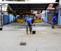 PREFEITURA CONSTRÓI PÁTIO DE RECREAÇÃO COBERTO NA ESCOLA MUNICIPAL ALGODÃO DOCE