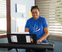 ESCOLAS MUNICIPAIS RECEBEM INSTRUMENTOS MUSICAIS