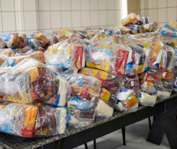 PREFEITURA DE RESENDE INICIA MAIS UMA REMESSA DE ENTREGA DE KITS ALIMENTÍCIOS PARA ALUNOS DA REDE MUNICIPAL