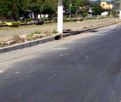 PREFEITURA FAZ MANUTENÇÃO DA RUA MARANHÃO NO BAIRRO MORADA DO CONTORNO
