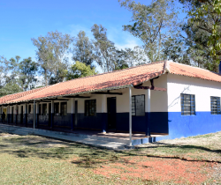 PREFEITURA DE RESENDE ENTREGA OBRAS DE REFORMA E AMPLIAÇÃO NA E.M. RIO PRETO