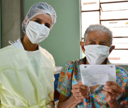 RESENDE INICIA NOVA ETAPA DE VACINAÇÃO EM IDOSOS ENTRE 85 E 89 ANOS NESTA QUINTA-FEIRA, DIA 11