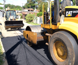 PREFEITURA DE RESENDE CONCLUI NOVO ASFALTO E OPERAÇÃO TAPA-BURACO EM ENGENHEIRO PASSOS