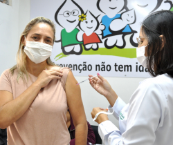 PREFEITURA PROMOVE VACINAÇÃO CONTRA A COVID-19 PARA PESSOAS DE 30 A 35 ANOS COM COMORBIDADES OU DEFICIÊNCIA PERMANENTES NESTA TERÇA-FEIRA, DIA 1°