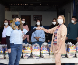 PREFEITURA DE RESENDE RECEBE DOAÇÃO DE 302 CESTAS BÁSICAS DA EMPRESA ARCELORMITTAL