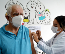 PREFEITURA REALIZA VACINAÇÃO DE SEGUNDA DOSE CONTRA A COVID-19 NOS DIAS 14 E 15 DE JULHO NOS POSTOS DE SAÚDE
