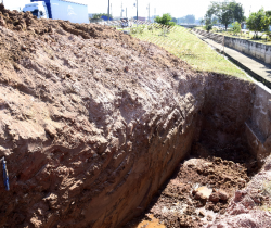 PREFEITURA DE RESENDE INICIA OBRAS NA REDE DE DRENAGEM DE ÁGUAS PLUVIAIS NA RUA PERNAMBUCO, NO BAIRRO MORADA DO CONTORNO