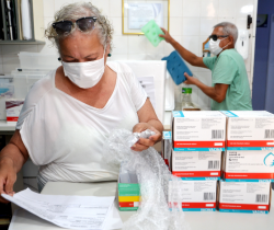 NOVA REMESSA DE VACINAS CONTRA A COVID-19 CHEGA A RESENDE COM 2.540 DOSES