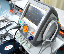 UPA 24 HORAS NA GRANDE ALEGRIA GANHA NOVO APARELHO CARDIOVERSOR COM DESFIBRILADOR