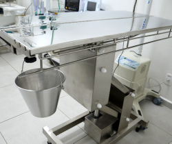 HOSPITAL VETERINÁRIO PÚBLICO DE RESENDE GANHA DUAS MESAS DE CIRURGIA ELÉTRICAS MODERNAS