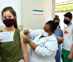 RESENDE REALIZA NOVA REPESCAGEM DE VACINAÇÃO CONTRA COVID-19 PARA POPULAÇÃO GERAL A PARTIR DE 12 ANOS, NESTA QUINTA-FEIRA, DIA 21