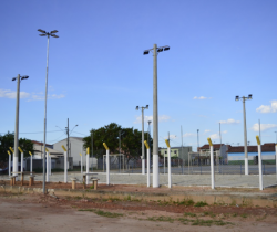 PREFEITURA DE RESENDE ENTREGA QUADRA DE AREIA COM TORNEIO DE FUTEVÔLEI NO PRIMEIRO CENTRO DE ESPORTES