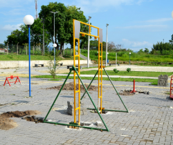 PREFEITURA INICIA INSTALAÇÃO DE NOVOS BRINQUEDOS ADAPTADOS PARA CRIANÇAS COM DEFICIÊNCIA