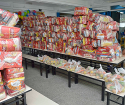 RESENDE DISTRIBUI KITS ALIMENTÍCIOS PARA ALUNOS DA REDE MUNICIPAL DE ENSINO NESTA SEMANA