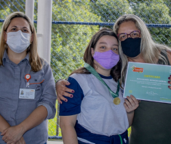 PROFESSORA DA REDE MUNICIPAL DE ENSINO GANHA PRÊMIO ARCELORMITTAL DE MEIO AMBIENTE