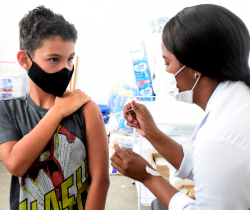 RESENDE APLICA PRIMEIRA DOSE DA VACINA CONTRA COVID-19 EM CRIANÇAS DE 9 A 11 ANOS NESTA QUINTA-FEIRA, DIA 27