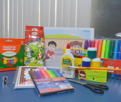 PREFEITURA DE RESENDE ENTREGA MATERIAL DO ANO LETIVO DE 2022