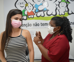RESENDE DIVULGA CALENDÁRIO DE VACINAÇÃO CONTRA COVID-19