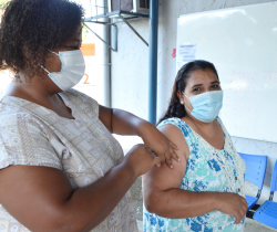 PREFEITURA DE RESENDE DIVULGA CALENDÁRIO DE VACINAÇÃO CONTRA A COVID-19 PARA ESTA SEMANA