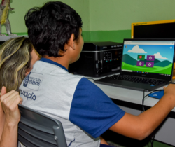 RESENDE INICIA IMPLEMENTAÇÃO DE PLATAFORMA PARA AUXILIAR ENSINO DE ALUNOS COM AUTISMO E DEFICIÊNCIA INTELECTUAL DA REDE MUNICIPAL