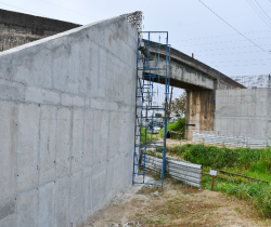 PREFEITURA DE RESENDE INICIA COLOCAÇÃO DAS VIGAS DE SUSTENTAÇÃO NAS OBRAS DE DUPLICAÇÃO DO VIADUTO DA FAZENDA DA BARRA III