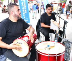 GRANDE RODA DE SAMBA RETORNA NESTE DOMINGO À FEIRA LIVRE DO PARQUE DAS ÁGUAS