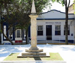 LITERATURA RESENDENSE É DESTAQUE  NA BIBLIOTECA PÚBLICA JANDYR CÉSAR SAMPAIO