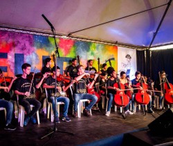 ORQUESTRA DE CORDAS DA REDE MUNICIPAL DE ENSINO FAZ APRESENTAÇÕES EM RESENDE