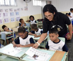 PROFESSORA DA REDE MUNICIPAL É DESTAQUE EM PRÊMIO DO MEC