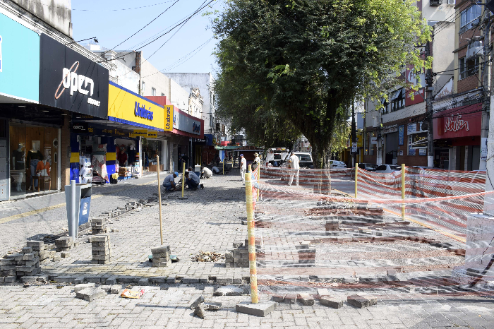 PREFEITURA DE RESENDE INICIA OBRAS DE AMPLIAÇÃO DO CALÇADÃO DE CAMPOS ELÍSEOS