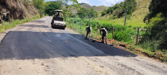 OPERAÇÃO TAPA BURACO ACONTECE NA RJ-161