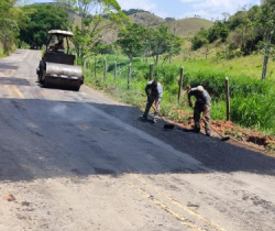 OPERAÇÃO TAPA BURACO ACONTECE NA RJ-161