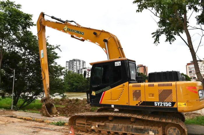 PREFEITURA DE RESENDE GANHA REFORÇO DE ESCAVADEIRA DE LONGO ALCANCE DO INEA 