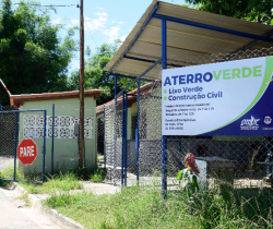 PREFEITURA ORIENTA MORADORES SOBRE O DESCARTE CORRETO DE RESÍDUOS EM RESENDE