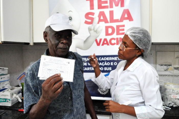 RESENDE INICIA CAMPANHA DE VACINAÇÃO CONTRA COVID-19 NESTA TERÇA-FEIRA (28)